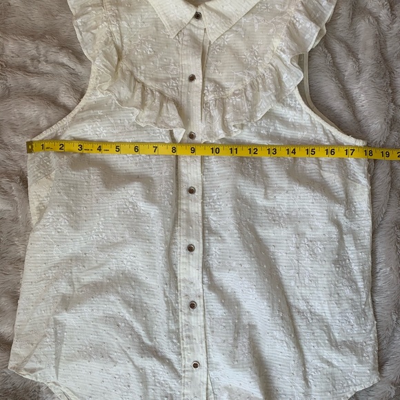 ANTHROPOLOGIE Maeve Ivory Floral Ruffle Button-Up - Picture 8 of 10